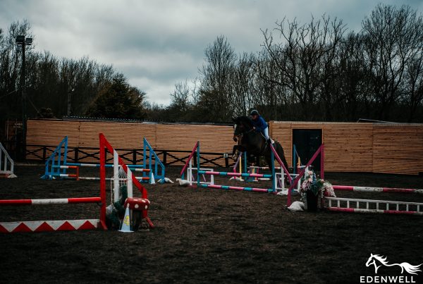horse riding jump event